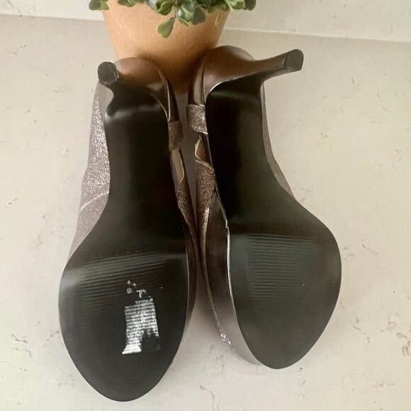 Marc Fisher Tumble Glitter Sparkle Stiletto Heels Pumps Peep Toe Size 10M - Picture 16 of 16